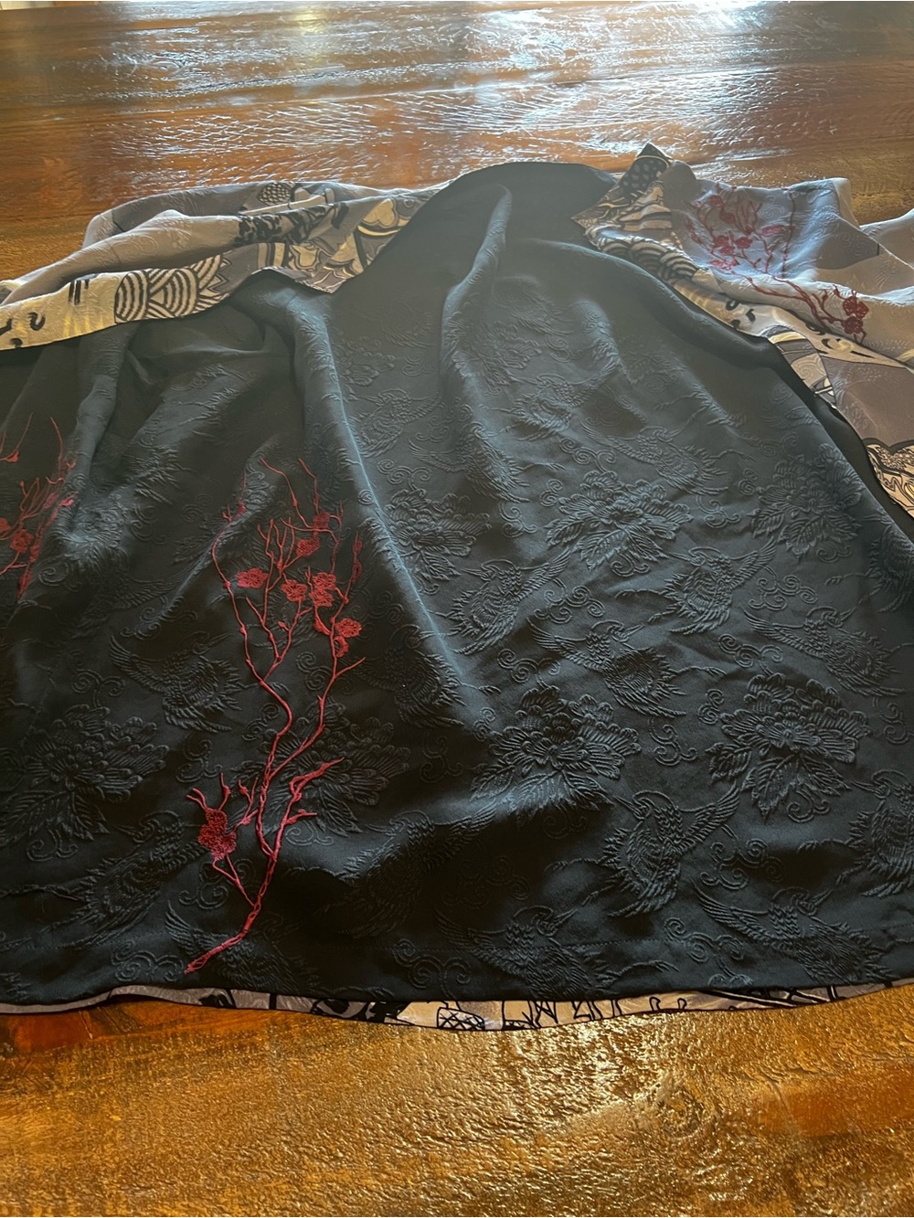 Elegant Grey Patterned Kimono Jacket - Picture 11 of 14